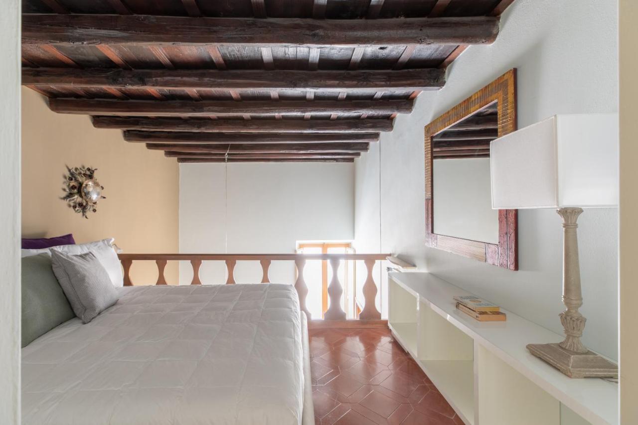 Iflat Pantheon Historic Two-Story Apartment Rome Buitenkant foto